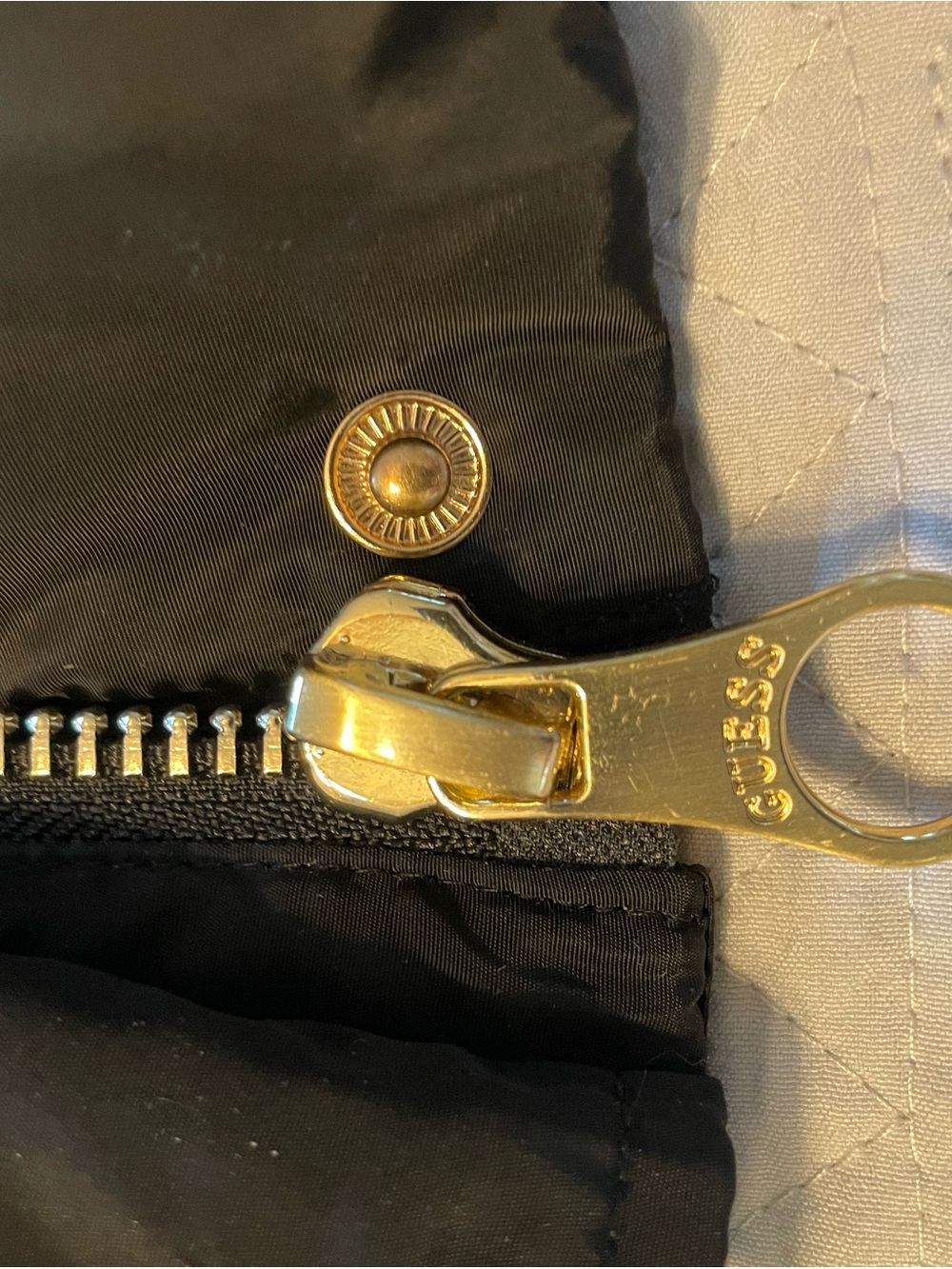 Gorgeous NWOT ❤️GUESS Black Quilted Hooded Puffer - Picture 12 of 13